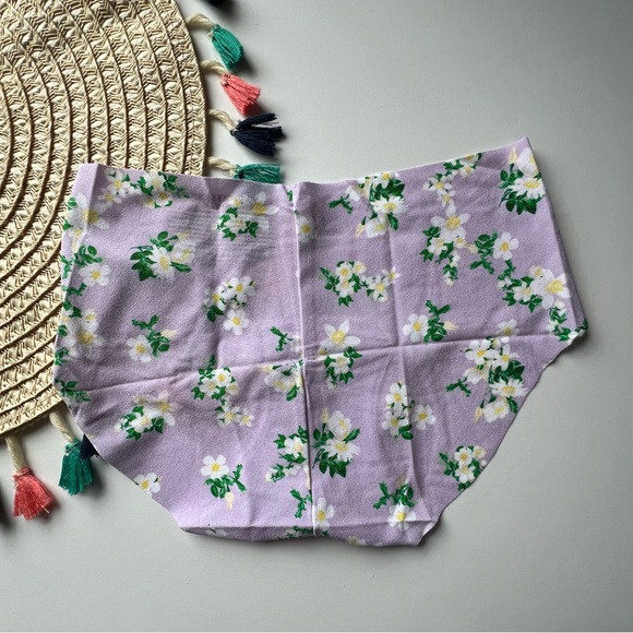 Victoria's Secret No-Show Hiphugger Panty Tinted Lilac Floral Small NEW - Picture 5 of 6